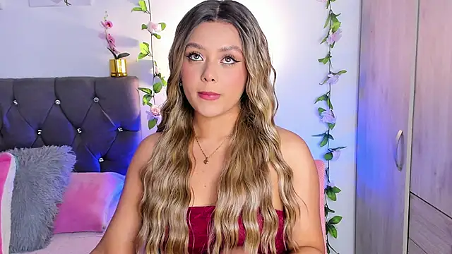 isajonnes18 online show from 10.15.25