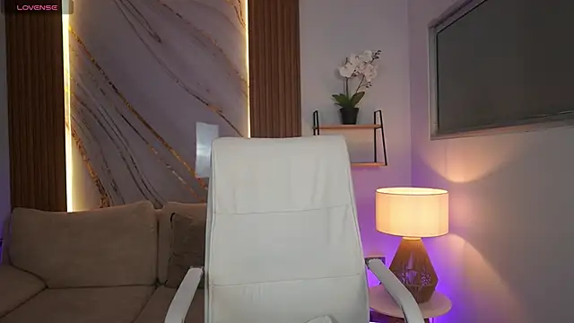 MilaCrave online show from 12.17.25