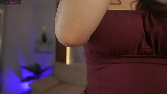 MilaCrave online show from 12.20.25