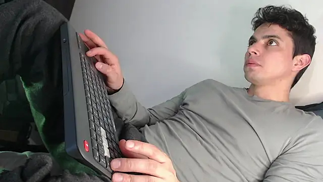 yourfavoriteboy   online show from 01.05.26