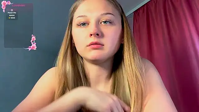 Snapshot of Smoke_mama chatting on 11.24.25 Smoke mama online show from 11.24.25