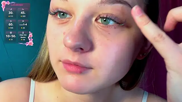 Snapshot of Smoke_mama chatting on 11.28.25 Smoke mama online show from 11.28.25