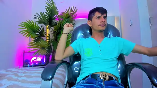 Snapshot of Wicked_Twink chatting on 10.26.25 Wicked Twink online show from 10.26.25