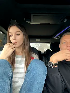 Snapshot of NotSoSweetDasha chatting on 10.13.25 NotSoSweetDasha online show from 10.13.25