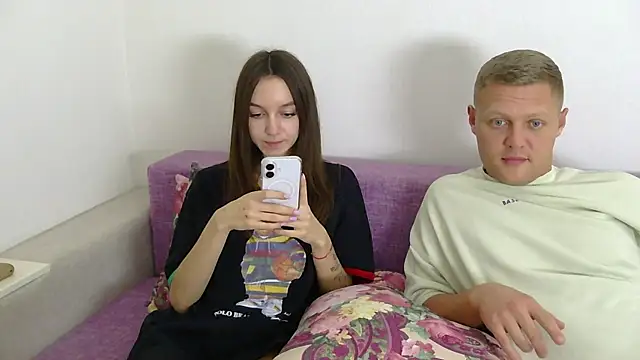 Snapshot of NotSoSweetDasha chatting on 10.17.25 NotSoSweetDasha online show from 10.17.25