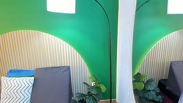 Snapshot of halleylorens chatting on 09.27.25 halleylorens online show from 09.27.25