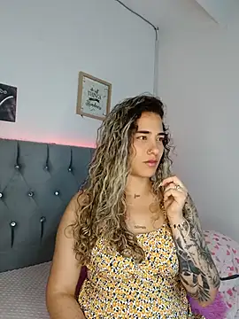 Snapshot of Miss-Melina chatting on 09.14.25 Miss-Melina online show from 09.14.25