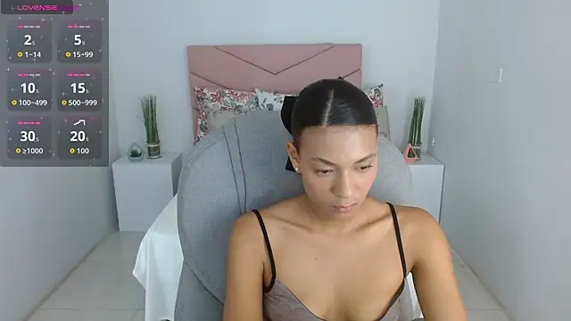 SarayVega  online show from 09.30.25