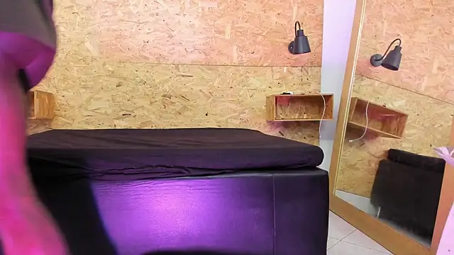 santiblack7 online show from 10.08.25