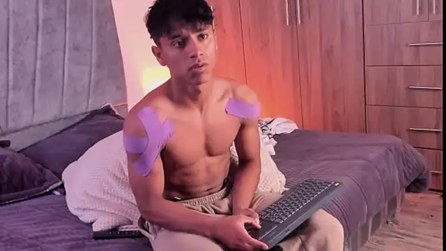 Snapshot of ZYZZ1312 chatting on 10.13.25 ZYZZ1312 online show from 10.13.25