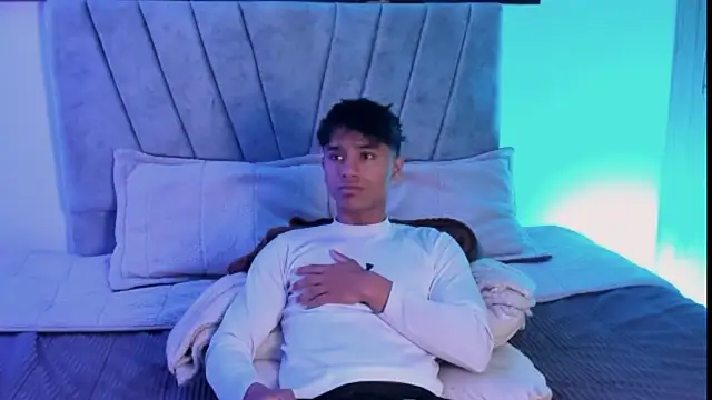 Snapshot of ZYZZ1312 chatting on 10.17.25 ZYZZ1312 online show from 10.17.25