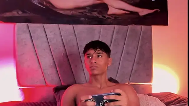 Snapshot of ZYZZ1312 chatting on 10.24.25 ZYZZ1312 online show from 10.24.25