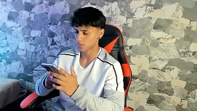 ZYZZ1312 online show from 05.12.26