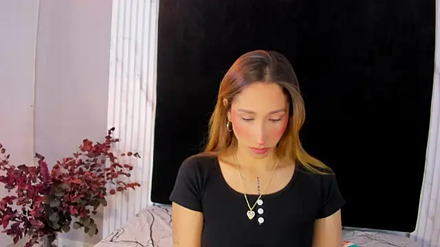 Snapshot of MONIK_FOX_CR chatting on 09.17.25 MONIK FOX CR online show from 09.17.25