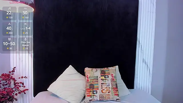 Snapshot of MONIK_FOX_CR chatting on 09.23.25 MONIK FOX CR online show from 09.23.25