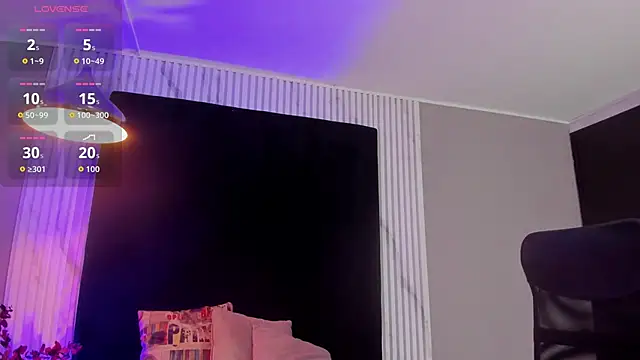 Snapshot of MONIK_FOX_CR chatting on 10.18.25 MONIK FOX CR online show from 10.18.25