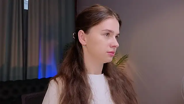 Snapshot of Olivia_Farrell chatting on 09.26.25 Olivia Farrell online show from 09.26.25