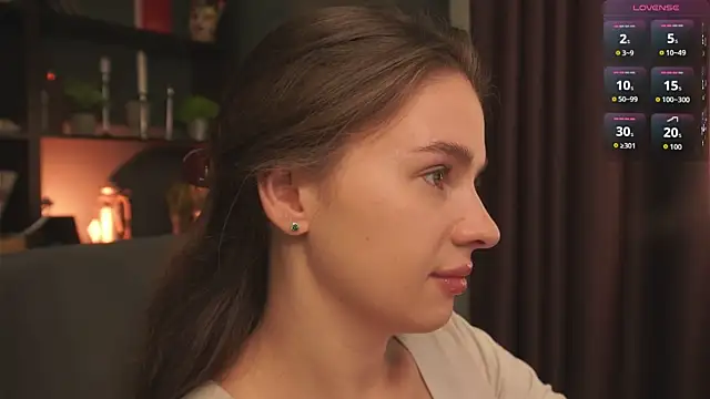 Snapshot of Olivia_Farrell chatting on 10.02.25 Olivia Farrell online show from 10.02.25