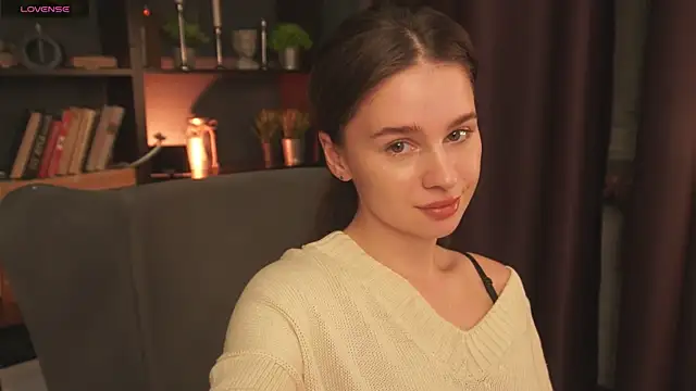 Snapshot of Olivia_Farrell chatting on 10.10.25 Olivia Farrell online show from 10.10.25