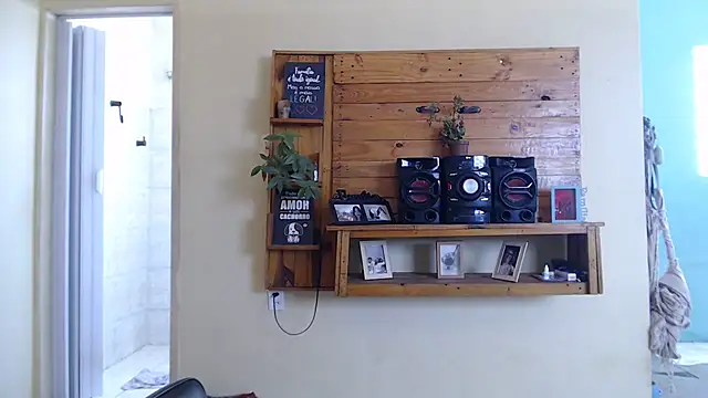 Snapshot of ayanahot_ chatting on 10.29.25 ayanahot  online show from 10.29.25