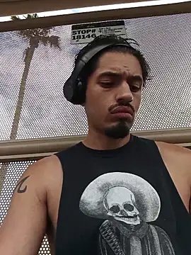 Snapshot of mrredcorn chatting on 10.22.25 mrredcorn online show from 10.22.25