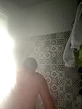 Snapshot of brasilien18cm chatting on 11.20.25 brasilien18cm online show from 11.20.25