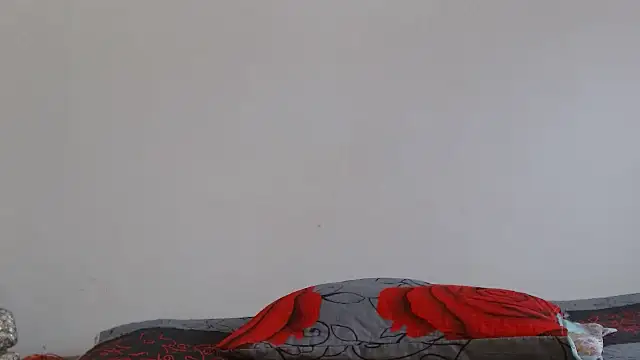 naiaratobon   online show from 02.19.26