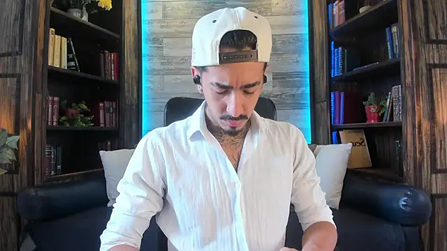 Donovan Desmond online show from 10.13.25