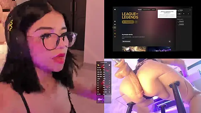 AriAddams online show from 10.06.25
