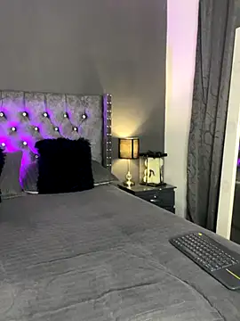 sofii escobar online show from 10.29.25