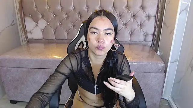 dania b  online show from 10.17.25