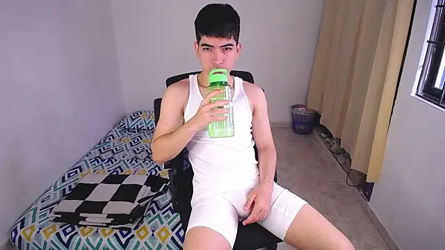 Olliver Twink online show from 11.15.25