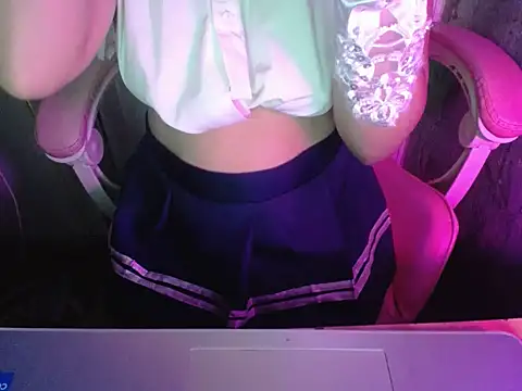 Snapshot of ahoa_Tk chatting on 09.29.25 ahoa Tk online show from 09.29.25