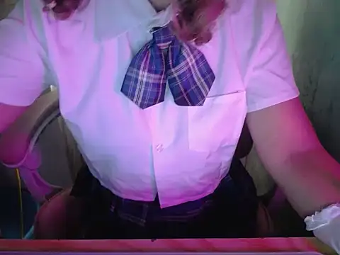 Snapshot of ahoa_Tk chatting on 10.18.25 ahoa Tk online show from 10.18.25