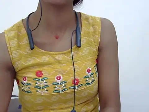 JuicyJaanu online show from 09.15.25