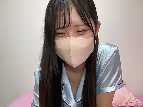 noa uxu online show from 10.13.25