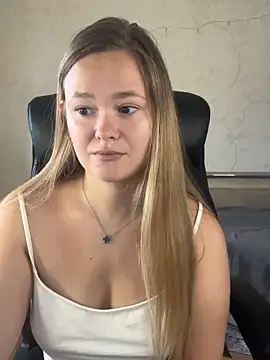 Snapshot of CaramelleSugar_ chatting on 09.22.25 CaramelleSugar online show from 09.22.25