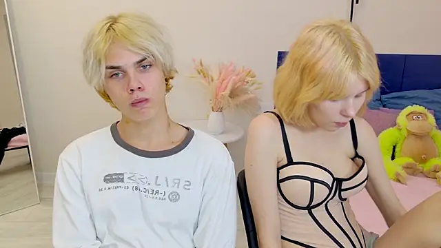 Snapshot of Bonnie_And_C1yde chatting on 09.13.25 Bonnie And C1yde online show from 09.13.25