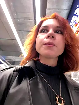 Snapshot of RosieSecret chatting on 09.18.25 RosieSecret online show from 09.18.25