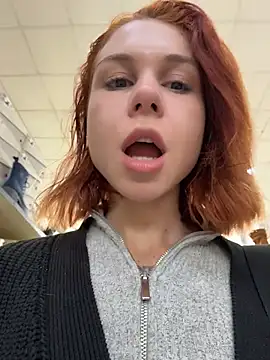 Snapshot of RosieSecret chatting on 10.16.25 RosieSecret online show from 10.16.25