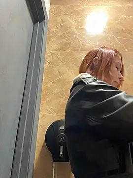 Snapshot of RosieSecret chatting on 11.01.25 RosieSecret online show from 11.01.25