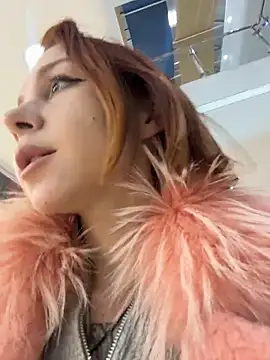 Snapshot of RosieSecret chatting on 11.10.25 RosieSecret online show from 11.10.25