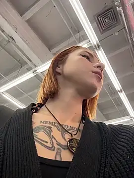 Snapshot of RosieSecret chatting on 11.21.25 RosieSecret online show from 11.21.25