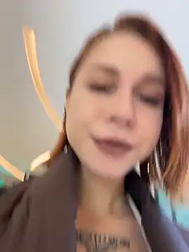 Snapshot of RosieSecret chatting on 12.17.25 RosieSecret online show from 12.17.25