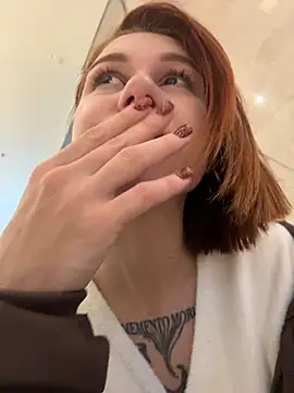 Snapshot of RosieSecret chatting on 12.21.25 RosieSecret online show from 12.21.25