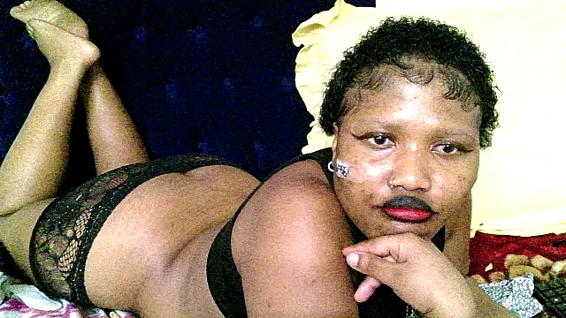 BUNNYCHOWX28 online show from 04.21.26