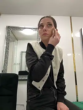 EllyLynn online show from 03.05.26