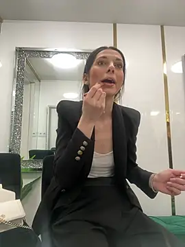 EllyLynn online show from 03.25.26