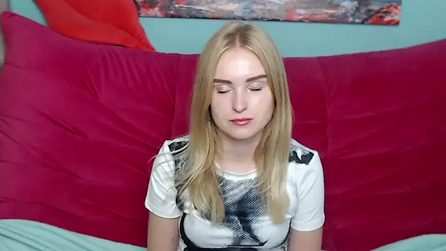 SofySofty online show from 10.17.25