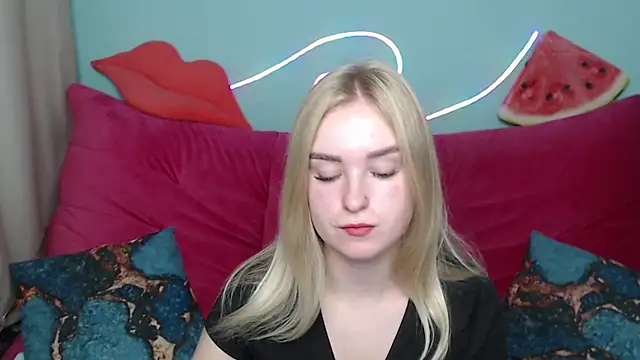 SofySofty online show from 11.06.25